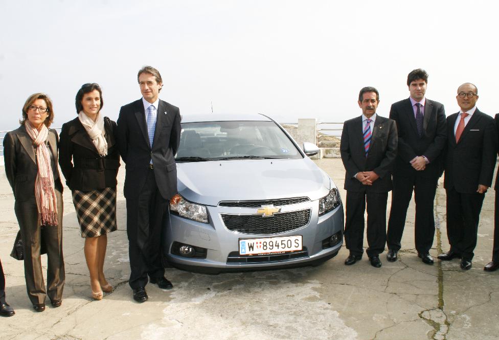  Revilla considera que la presentación en Cantabria del nuevo modelo de Chevrolet es una publicidad que “no tiene precio”