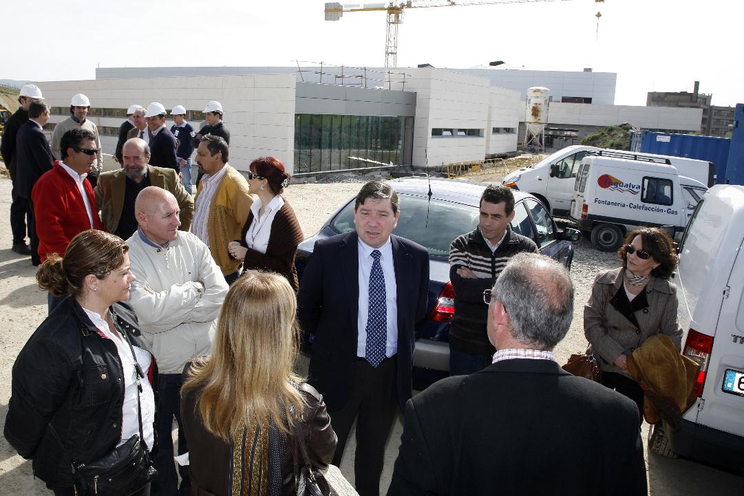  El consejero de Sanidad visita las obras de construcción del Hospital Tres Mares, que entrará en funcionamiento el último trimestre de este año