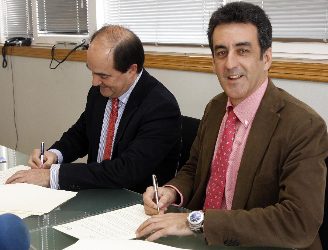Martín firma un convenio de apoyo al Foro Empresarial de Medio Ambiente de la Cámara de Comercio con 90.000 euros