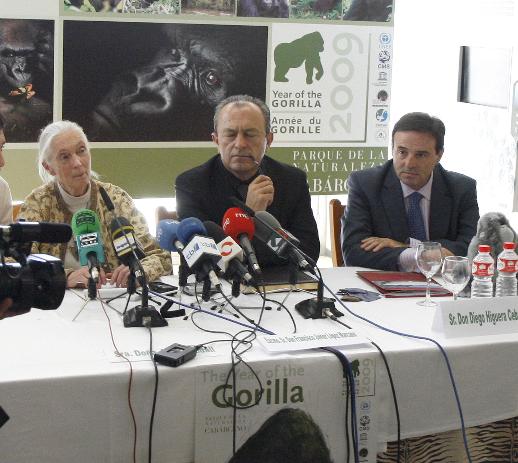 El Consejero de Cultura y Jean Goodall firman un convenio de colaboración entre el Parque de la Naturaleza de Cabárceno y el Instituto de la primatóloga en España