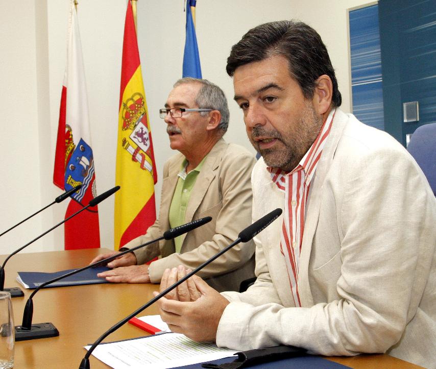 Agudo anuncia ayudas para los cántabros que no tengan posibilidad de conexión a Internet desde sus hogares