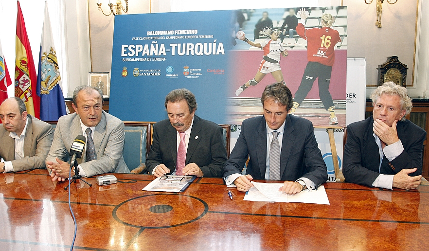  La selección española de balonmano femenino juega el miércoles en Santander el partido clasificatorio para el Europeo contra Turquía