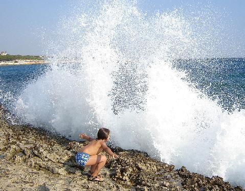 Alerta roja en el mar por olas que alcanzarán los nueve metros