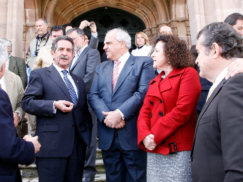 Revilla aboga por “rentabilizar” el idioma español