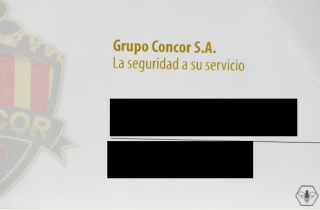 Corchero Alvarado usaba en las tarjetas de una de sus "empresas" el popular logotipo de la avispa de Rumasa