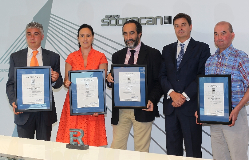 De izquierda a derecha, Víctor Valle, María Victoria Llamazares, Salvador Blanco, Gonzalo Piédrola e Iñaki Gorrochategui (Foto: Gabinete de Prensa)