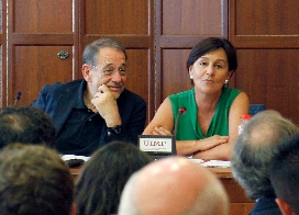 Varias imágenes del acto de clausura del seminario al que ha asistido Gorostiaga, acompañada de Javier Solana y Nicolás Sartorius  (Foto: Ignacio Romero) 