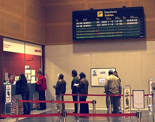 En la imagen, tomada durante la tarde del sábado 4 de diciembre, el Aeropuerto de Parayas (Santander), registró vuelos cancelados