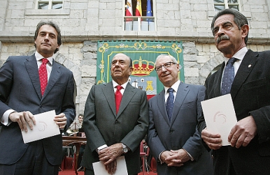 El Parlamento entrega su Medalla de Oro a la Fundación Botín