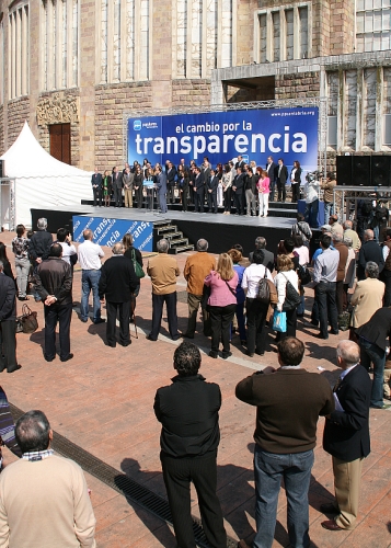 Los candidatos del PP firman un manifiesto por la transparencia en Cantabria