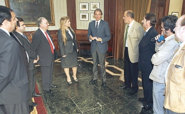 El alcalde recibe a senadores de Mercosur