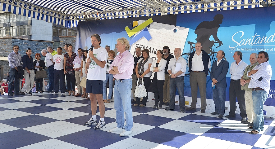 El Alcalde, en pantalón de deporte, inaugura la Semana del Deporte de Santander