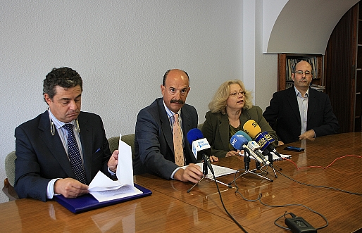  La promotora de la Ciudad del Cine carga de nuevo contra el ejecutivo cántabro