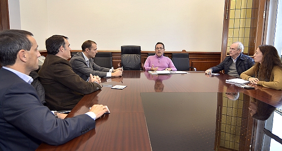 El ayuntamiento difunde un manual de accesibilidad entre los técnicos municipales