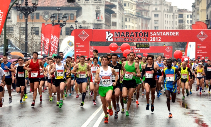 Rui Silva gana la media maratón de Santander