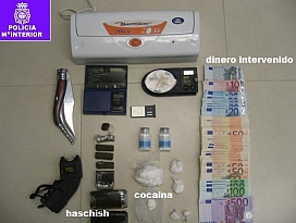 Detenidos dos individuos por tráfico de drogas
