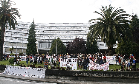 IU considera un «chantaje» el «ultimátum» del gobierno a los ancianos de La Pereda