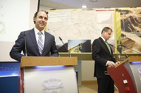 Diego presenta el proyecto de un teleférico / Foto: Gob. Cantabria