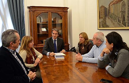 El ayuntamiento colaborará con la Asociación de la Prensa en la celebración de su centenario en 2014