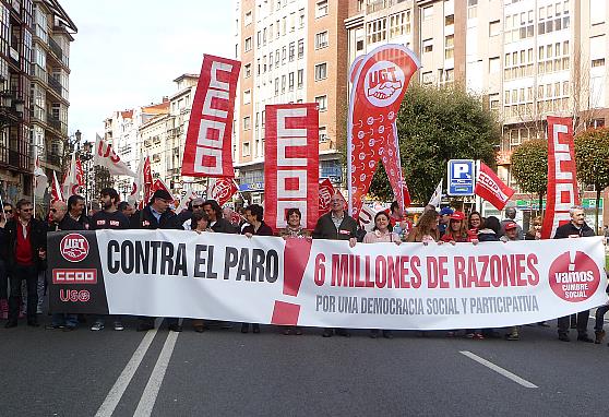 Seis mil personas se manifiestan en Santander contra el paro y por la democracia social