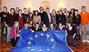 El ayuntamiento recibe a los participantes en el programa “Juventud en acción” de la Comisión Europea