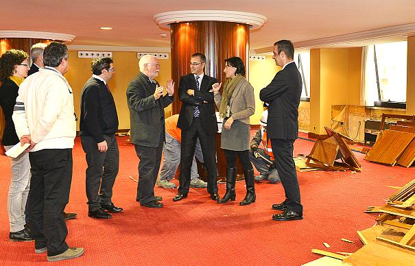 El Ayuntamiento cede al grupo Armando Álvarez las instalaciones municipales mientras realiza las obras de renovación del hotel Bahía