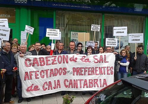 Afectados por las participaciones preferentes convocan una manifestación en Cabezón de la Sal