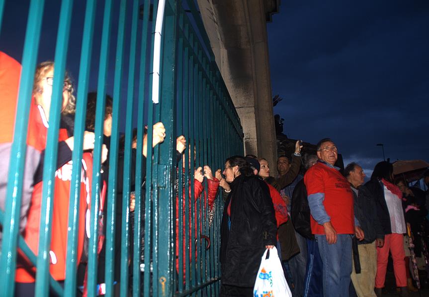 Manifestantes apoyan a los trabajadores de Sniace
