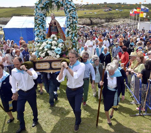 Miles de personas rinden tributo a la Virgen del Mar, patrona de Santander