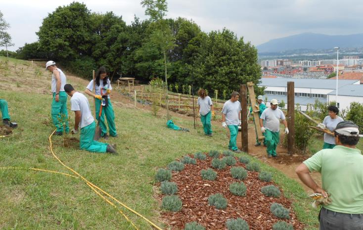 13 desempleados finalizan su formación como técnicos de jardinería y restauración del paisaje