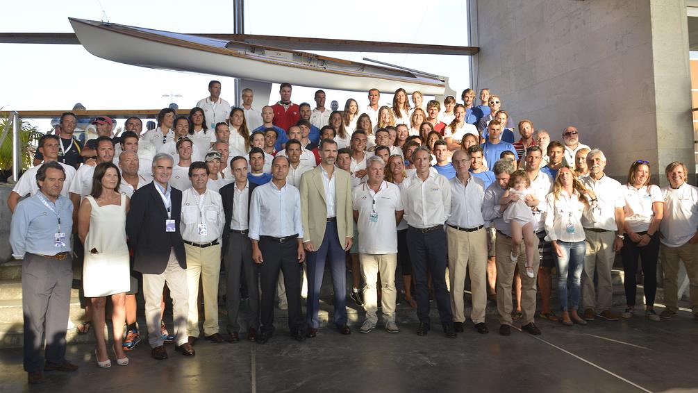 El Rey Felipe VI se interesa por la organización del Mundial de Vela