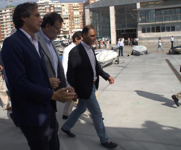  Rajoy visita el Mundial de vela y se fotografía con la mascota Sardi
