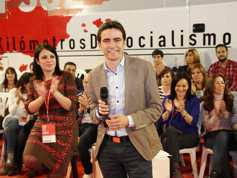 Pedro Casares creará una bolsa de viviendas tuteladas para mayores, si llega a ser alcalde