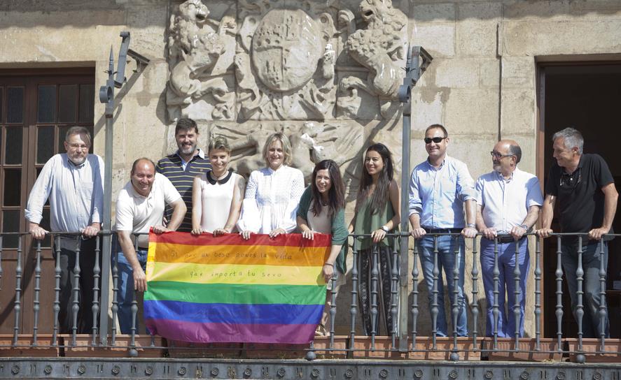  Camargo también se suma a la celebración del Día del Orgullo LGBT