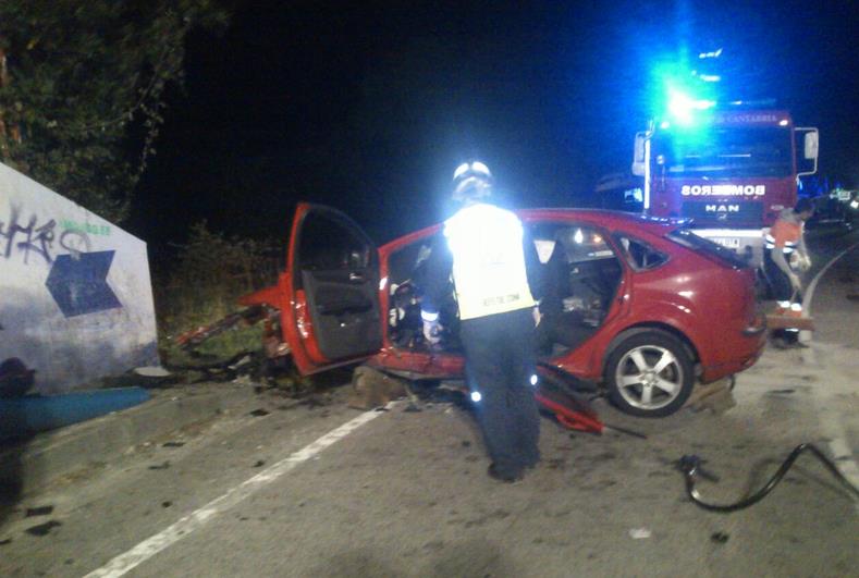  Un fallecido al impactar su coche contra un muro en Muñorrodero