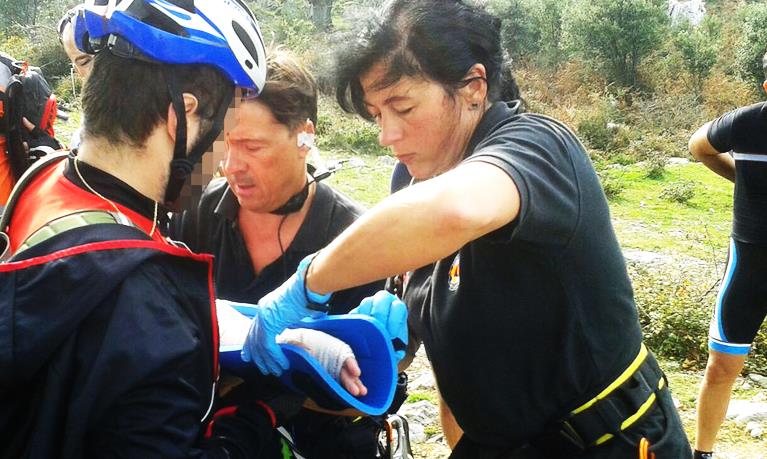  El helicóptero del Gobierno rescata a un ciclista accidentado en una pista forestal de Voto