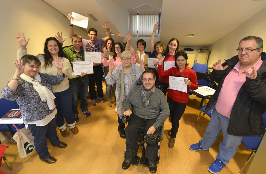 Trabajadores municipales reciben formación en el lenguaje de signos