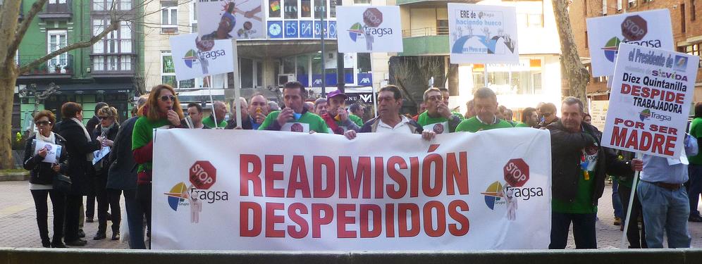  Los trabajadores de Tragsa exigen en una manifestación la readmisión de los trabajadores despedidos en Cantabria