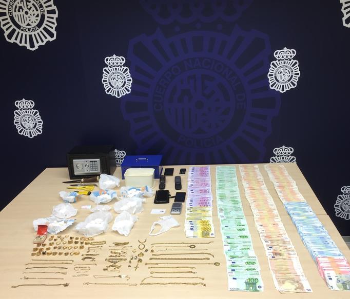 Detenidos por tráfico de cocaína y con 110.000 euros en efectivo