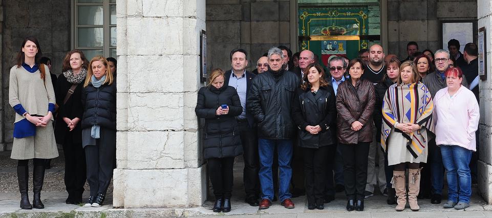  El Parlamento de Cantabria se suma al minuto de silencio en solidaridad con las víctimas de los atentados de Bruselas