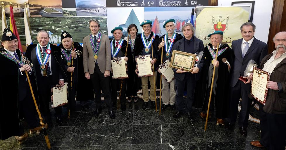 El alcalde ha presidido el XXXII Capítulo Internacional de la Cofradía del Queso de Cantabria