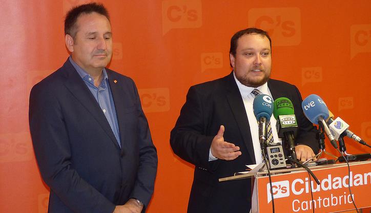 Ciudadanos no ve motivos para inyectar 18 millones de euros en Ecomosa-Nestor Martin / Juan Ramón Carrancio (izquierda) y Rubén Gómez (derecha)