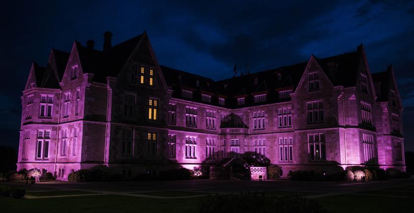 El Palacio de La Magdalena se teñirá de rosa para reivindicar los derechos de las niñas / Foto: archivo Ayuntamiento de Santander