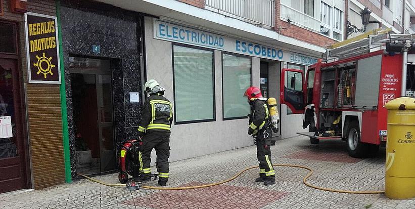 Rescatado un hombre tras incendiarse su casa en San Vicente de la Barquera 