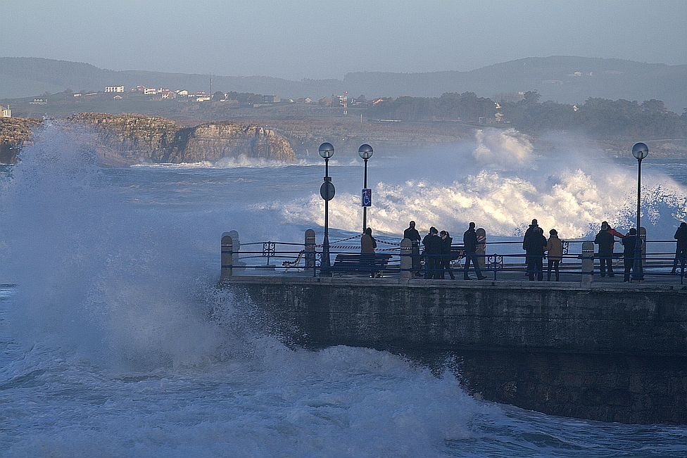  Protección Civil y Emergencias alerta al norte y noroeste peninsular por fuertes vientos en tierra y mar