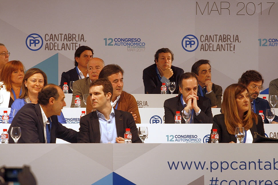 Día crucial en la pugna entre Ignacio Diego y María José Sáenz de Buruaga para presidir el PP