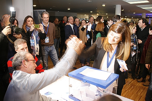 María José Sáenz de Buruaga, vota (C) CANTABRIA DIARIO - DAVID LAGUILLO