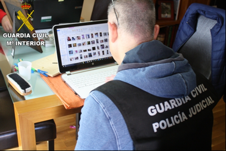 La Guardia Civil detiene a 5 personas e investiga a otra implicadas en la posesión y distribución de pornografía infantil