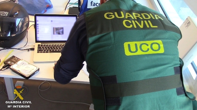 La Guardia Civil desmantela una organización que, mediante microestafas en telefonía móvil, habría defraudado más de 30 millones