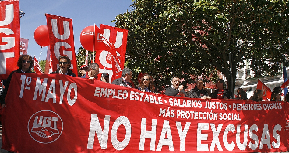 El descenso del paro en Cantabria se asienta en un empleo "muy precario", según los sindicatos - Manifestación del 1 de mayo en Santander (C) CANTABRIA DIARIO, 2017